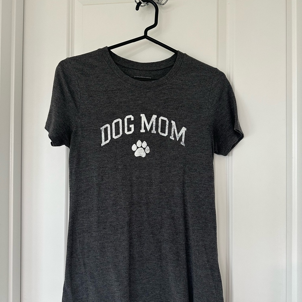Modern Lux Gray Dog Mom Tee